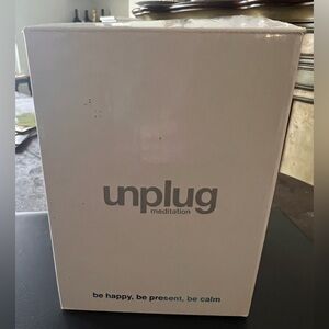 ☀️NWT☀️ Unplug Meditation Essential Oils Diffuser